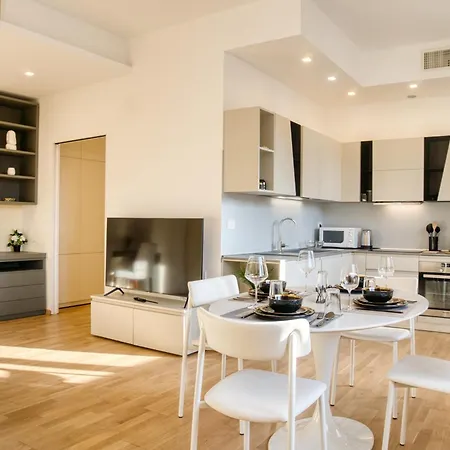 Corso Vittorio Emanuele GrandSuite - Best position in Milan next to Duomo-3